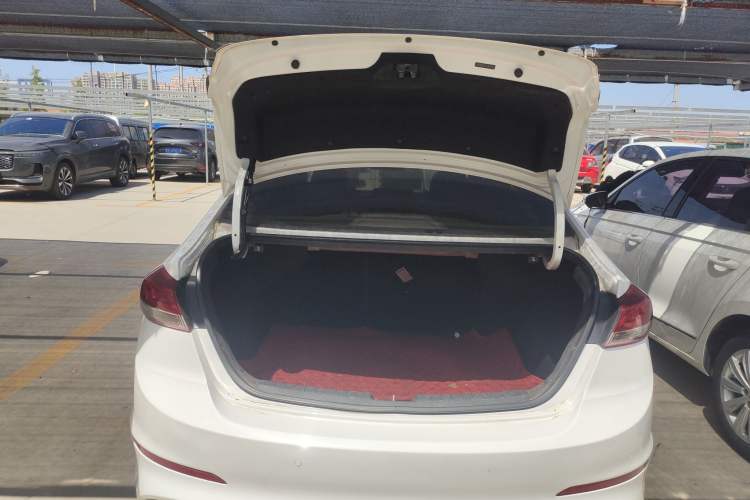 Used Hyundai Elantra (6th Generation / Lingdong) 2020 1.4T Dual-Clutch Xuan Dong · Dynamic Version Trunk