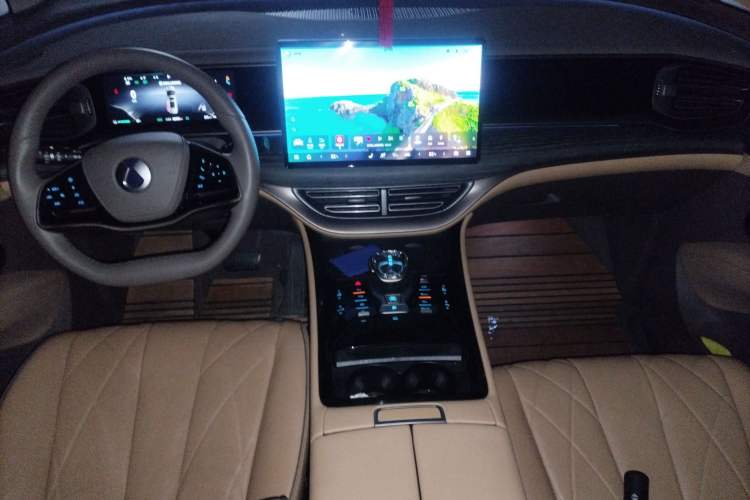 Used Denza D9 2022 DM-i 970 Four-Wheel Drive Flagship Model