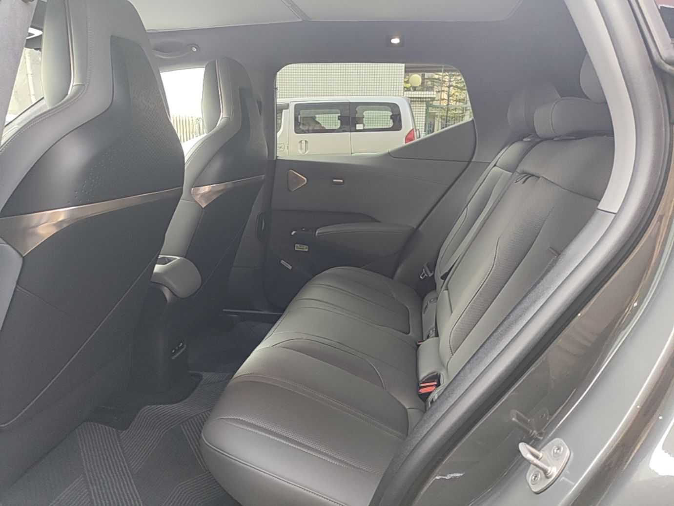 Zeekr X 2024 Five-Seater Four-Wheel Drive — снимка 20