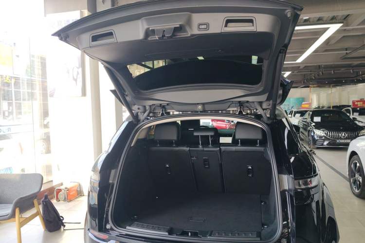 Used Land Rover Range Rover Evoque 2021 Range Rover Velar L 249PS R-Dynamic First Edition