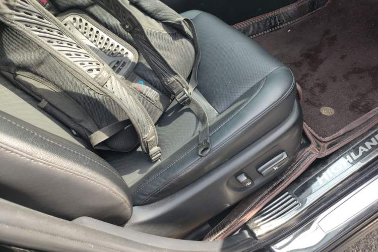 Used Toyota Highlander 2018 2.0T Four-Wheel Drive Luxury Version 7 Seats China VI Standard