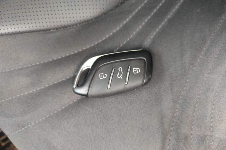 Used Roewe D5X DMH 2024 135 Tech Edition
