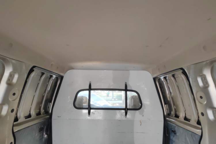 Used Wuling Hongguang V 2019 1.5L Jingqu Edition Sealed-Window Vehicle China VI LAR
