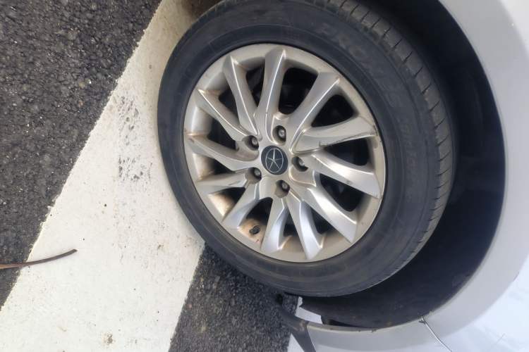 Used JAC Group Refine M2 2013 1.5L Manual Comfort Model 5 Seats Right Front Wheel Hub