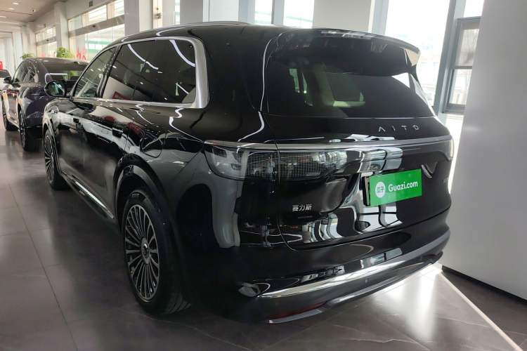 Used Hima AITO M8 2025 Extended-Range Ultra Version 53.4 kWh 6-Seater Edition Rear Left 45 Deg