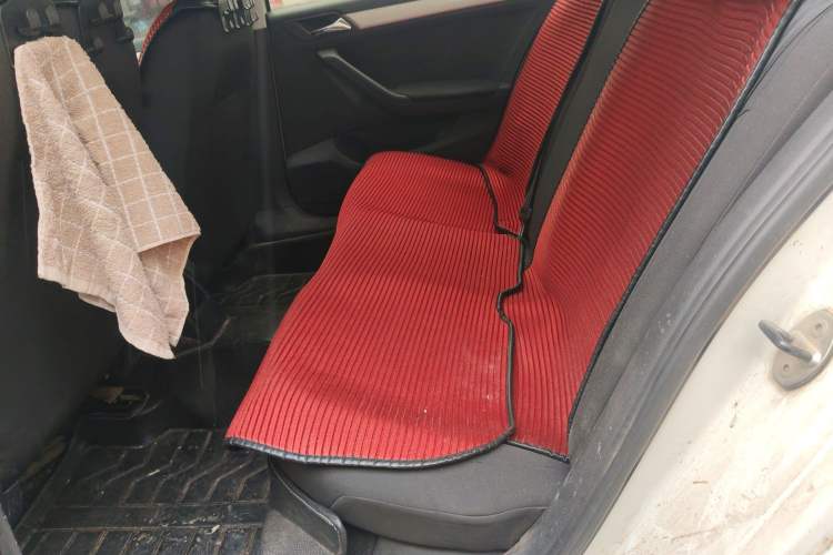 Used Volkswagen Jetta 2013 1.4L Manual Comfort Model
