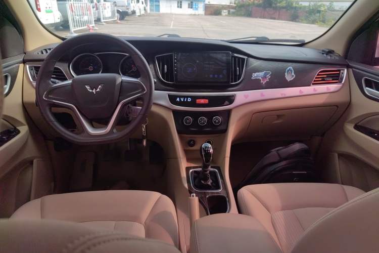 Used Wuling 730 2020 Commercial Vehicle 1.5L Manual Value Edition 7 Seats
