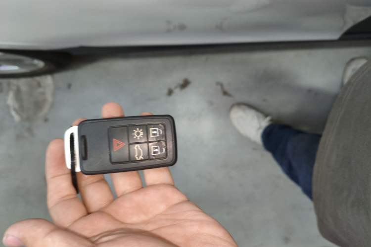 Used Volvo V40 2015 Cross Country T5 AWD Smart Luxury Edition