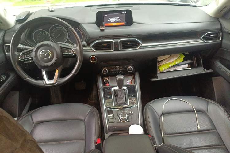 Used Mazda CX-5 2018 2.5L Automatic 4x4 i-ELOOP ZhiZun Version China VI Standard Center Console