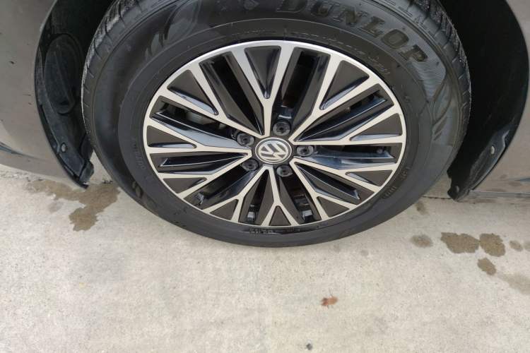 Used Volkswagen Sagitar 2020 280TSI DSG Comfort Version China VI Standard Left Front Wheel Hub