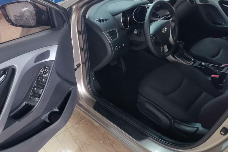 Used Hyundai Elantra (5th Generation / Langdong) 2016 1.6L Automatic Prestige Model Driver Seat