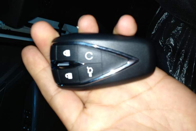 Used CHANGAN OSHAN 520 2025 Standard Edition
