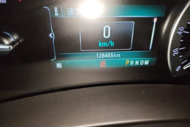 Used Buick GL8 2018 ES 28T Comfort Model China VI Standard Odometer Close Up