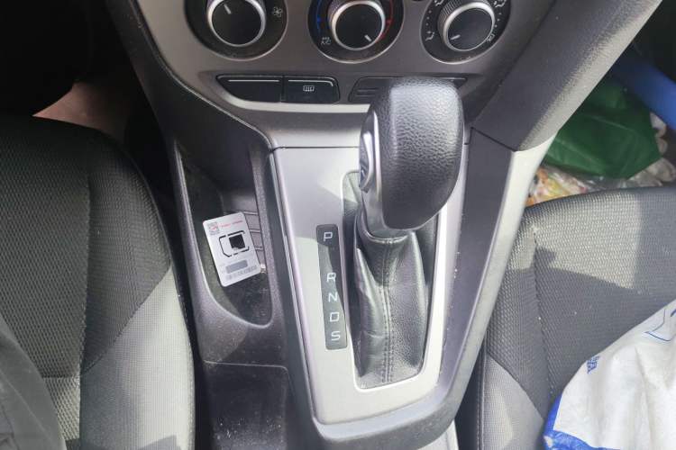 Used Ford Focus 2012 Hatchback 1.6L Automatic Comfort Model Gear Lever