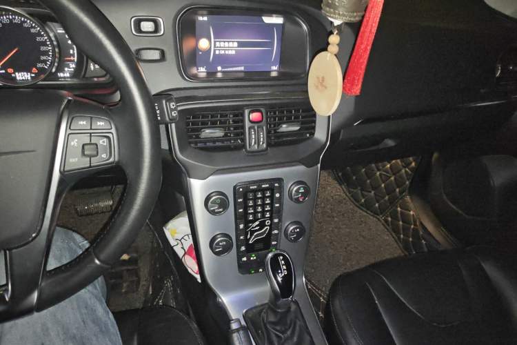 Used Volvo V40 2017 T3 Zhiya Edition Audio And AC Panel