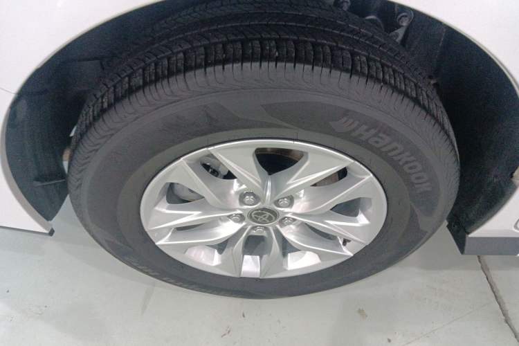 Used Toyota Granvia 2023 2.5L Hybrid Comfort Edition
