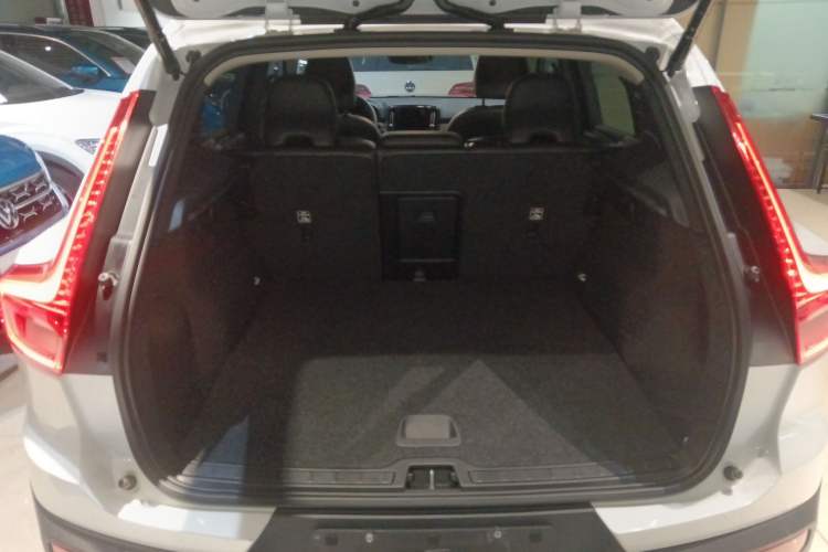 Used Volvo XC40 2023 B4 4x4 Smart Luxury Edition