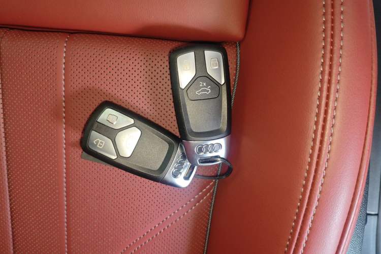 Used Audi Q5L 2025 quattro 45th Anniversary Edition 40 TFSI Luxury Dynamic Model