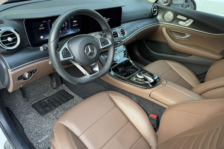 Used Mercedes-Benz E-Class 2016 E 300 L Sporty and Stylish Model