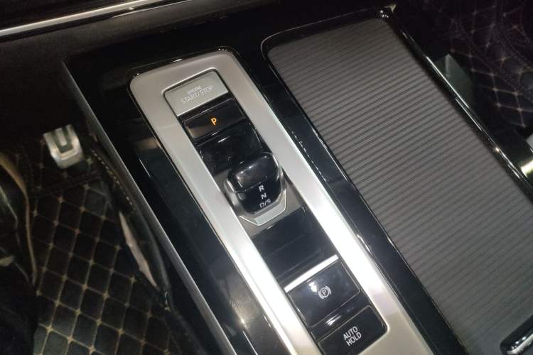 Used Volkswagen Tavendor 2023 380TSI Four-Wheel Drive R-Line Cruise Edition