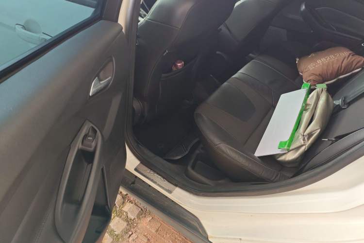 Used Ford Focus 2012 Sedan 1.6L Automatic Fashion Edition