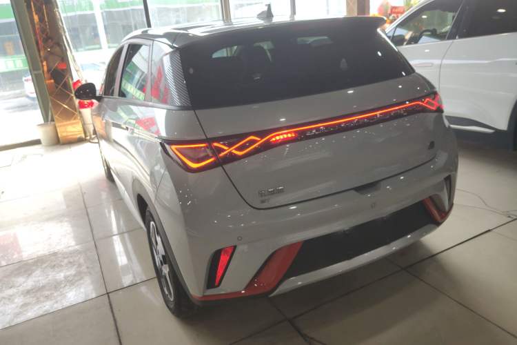 Used BYD Dolphin 2021 405 km Fashion Edition
