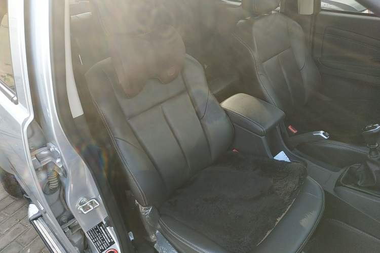 Used Isuzu D-MAX 2019 2.5T Two-Wheel Drive Manual Flagship Version China VI Emission Standard Extended Length JE4D25Q6A
