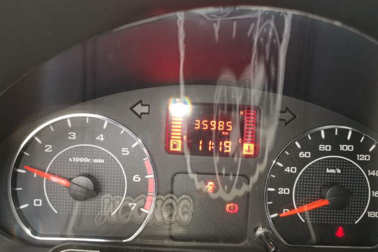 Used Wuling Hongguang V 2019 1.5L Jingqu Edition Sealed-Window Vehicle China VI LAR
