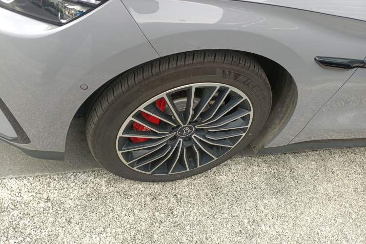 Used BYD Han 2025 EV with 701 km of Laser Radar-Enabled Intelligent Driving