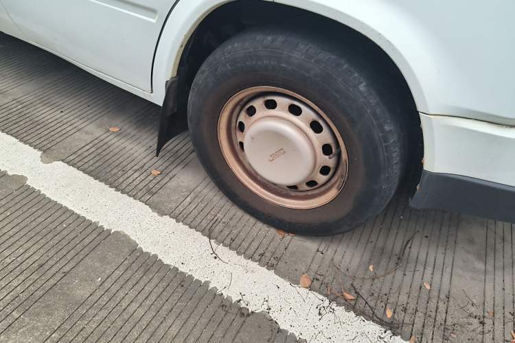 Used JMC Transit 2019 2.8T Commercial Version Short Wheelbase Mid-Roof 6-Seater China VI JX493