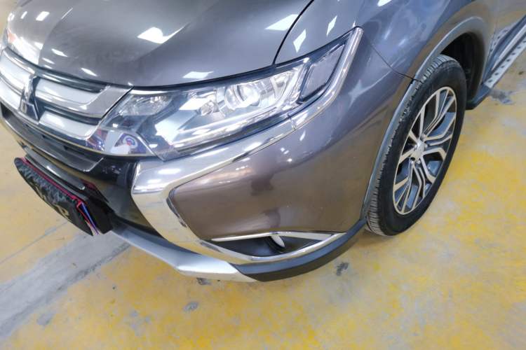 Used Mitsubishi Outlander 2018 2.0L Two-Wheel Drive Glory Edition 5 Seats