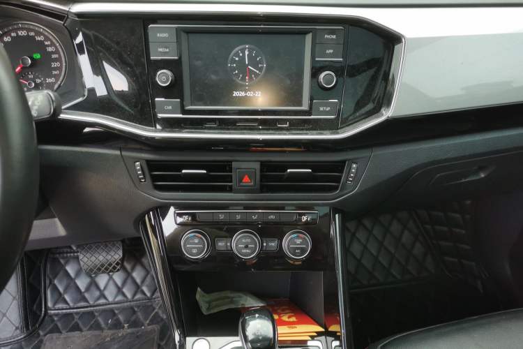 Used Volkswagen Tayron 2019 330TSI Two-Wheel Drive Luxury Model China VI Standard Audio And AC Panel