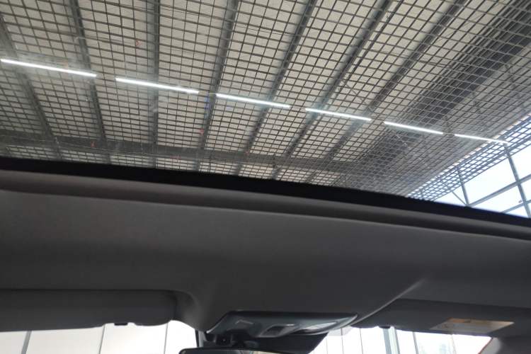 Used CHANGAN UNI-V 2023 1.5T Prestige Model
