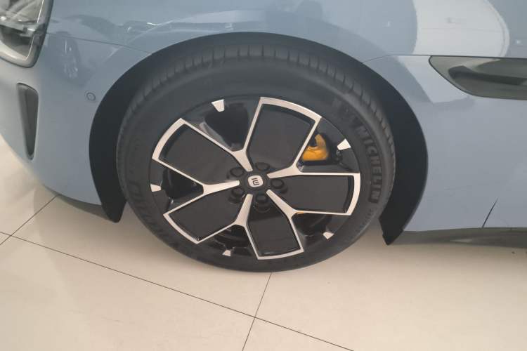 Used Xiaomi Auto SU7 2024 Four-Wheel Drive Ultra-Long Range Advanced Intelligent Driving Max Edition