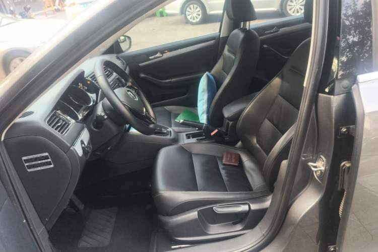 Used Volkswagen Sagitar 2015 230TSI Automatic Comfort Version