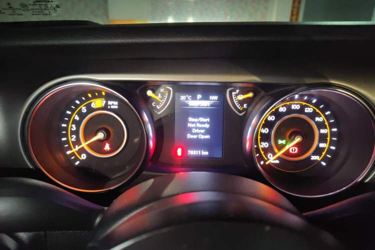 Used Jeep Wrangler 2019 2.0T automatic four-door hardtop parallel imported vehicle