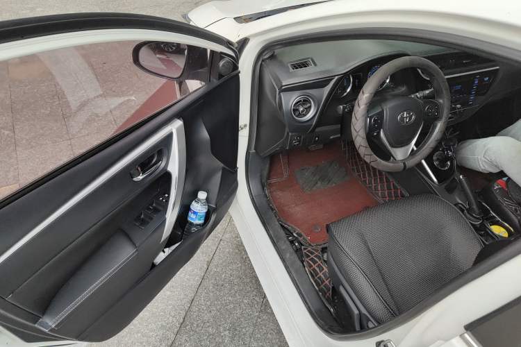 Used Toyota Corolla 2017 Revised Dual-Engine 1.8L E-CVT Leading Edition
