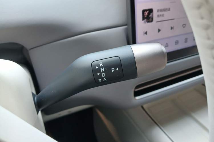 Used Li Auto i6 2025 Model Two-Wheel-Drive Standard Type
