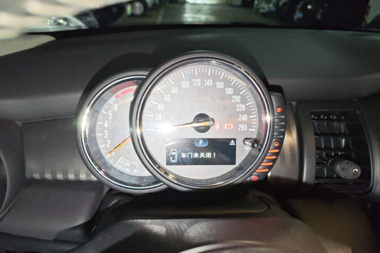 Used MINI 2016 1.5T COOPER Performance Edition 5-door version Instrument Cluster