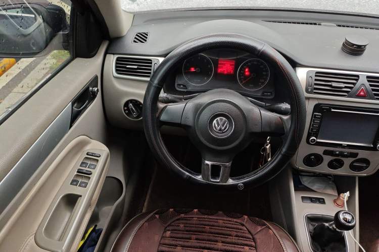 Used Volkswagen Bora 2011 1.6L Manual Comfort Version