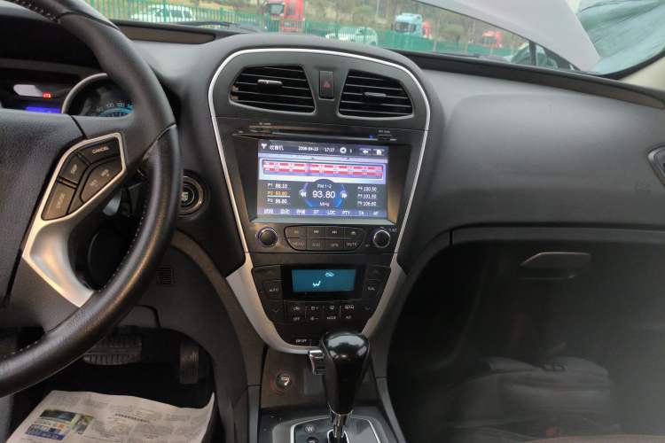 Used GAC Trumpchi GS5 2013 1.8T Automatic Two-Wheel Drive Luxury Edition
