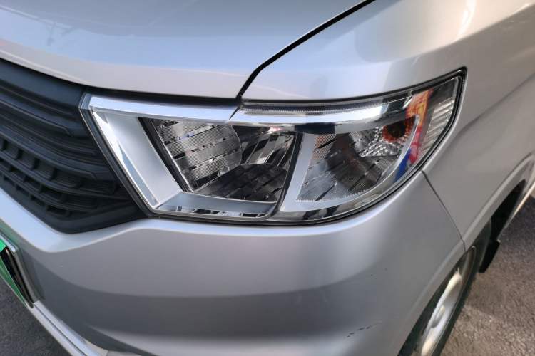 Used Wuling Hongguang V 2022 1.5L Jingqu Version Hydraulic Power Steering LAR