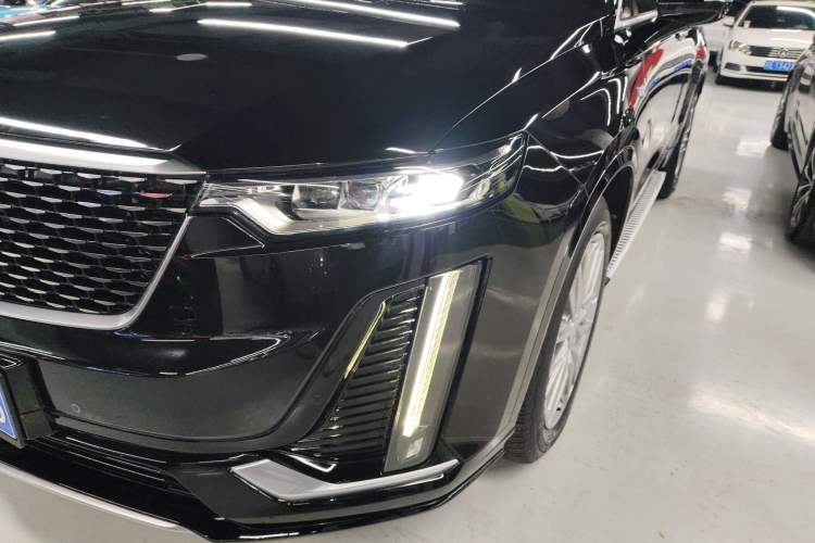 Used Cadillac XT6 2021 2.0T 6-Seater Two-Wheel Drive Luxury Version Left Front Headlight