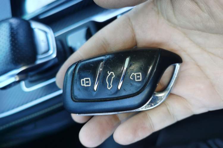 Used Roewe i6 MAX New Energy 2022 EV 500 Grand Touring Edition with Sunroof