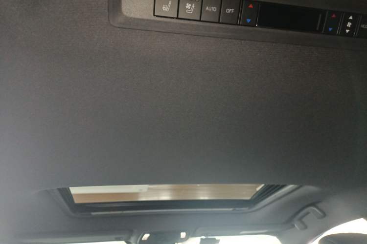 Used Toyota Sienna 2024 2.5L Hybrid Four-Wheel Drive Prestige Edition
