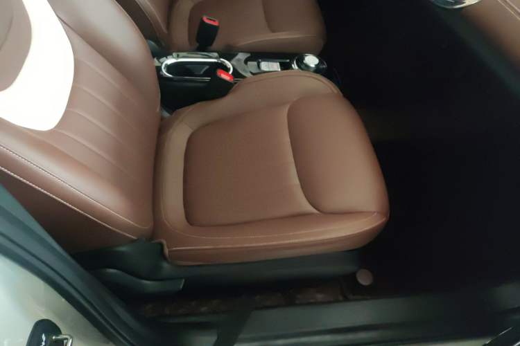 Used Wuling Bingo 2023 333 km Lingxi Connected Version Right Front Seat