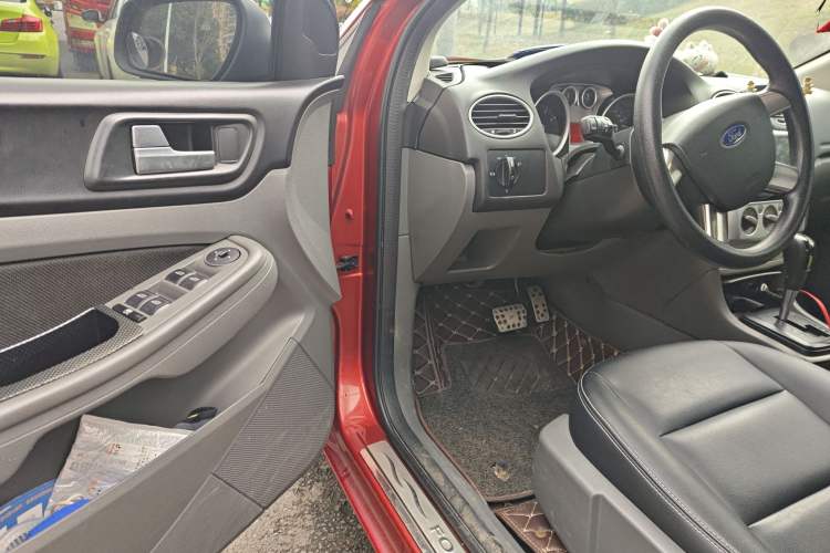 Used Ford Focus 2012 Hatchback Classic 1.8L Automatic Base Model
