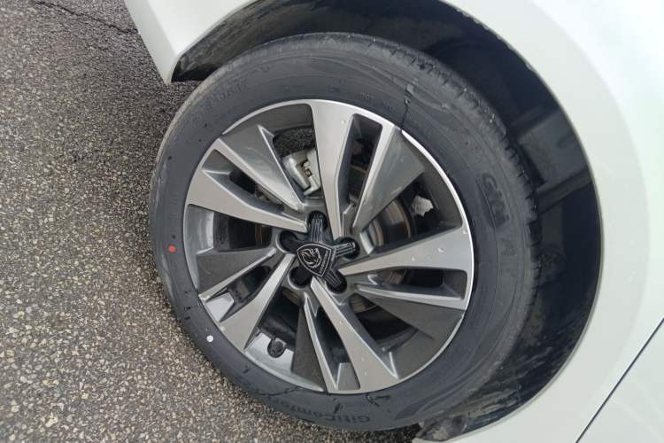 Used Peugeot 408 2022 1.6T Light-Chasing Edition
