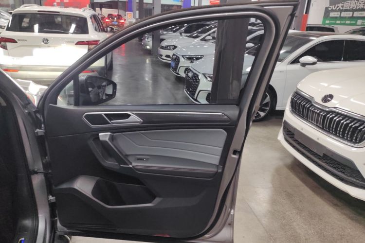 Used Volkswagen Tiguan L New Energy 2022 430 PHEV Plug-in Hybrid Flagship Edition Right Front Door Interior