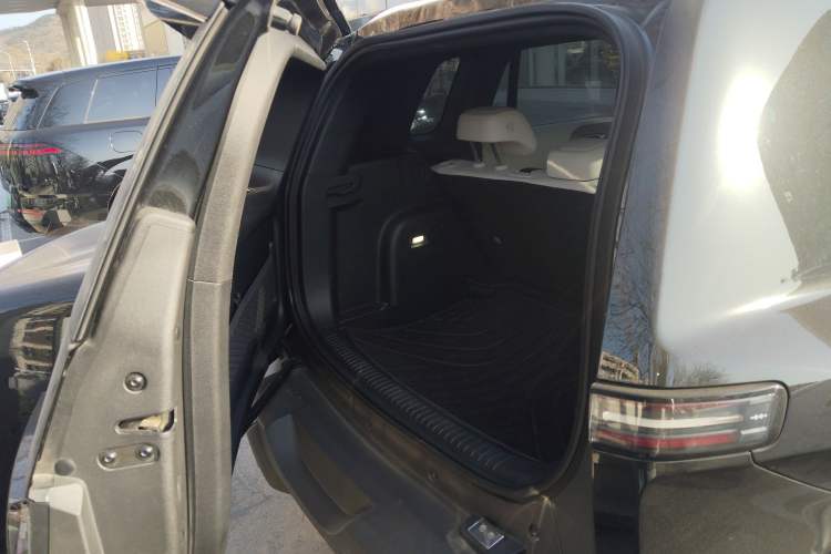 Used Formula Leopard Titanium 3 2025 501 km Range Rear-Wheel Drive Intelligent Driving Max Edition